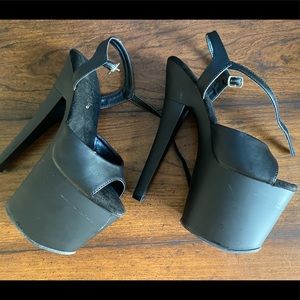 Black Radiant-709 Pleasers size 6